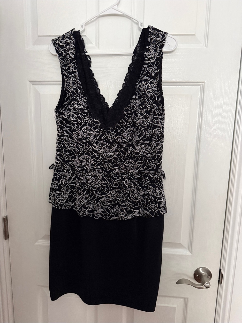 Black Lace V-Neck Sheath Dress